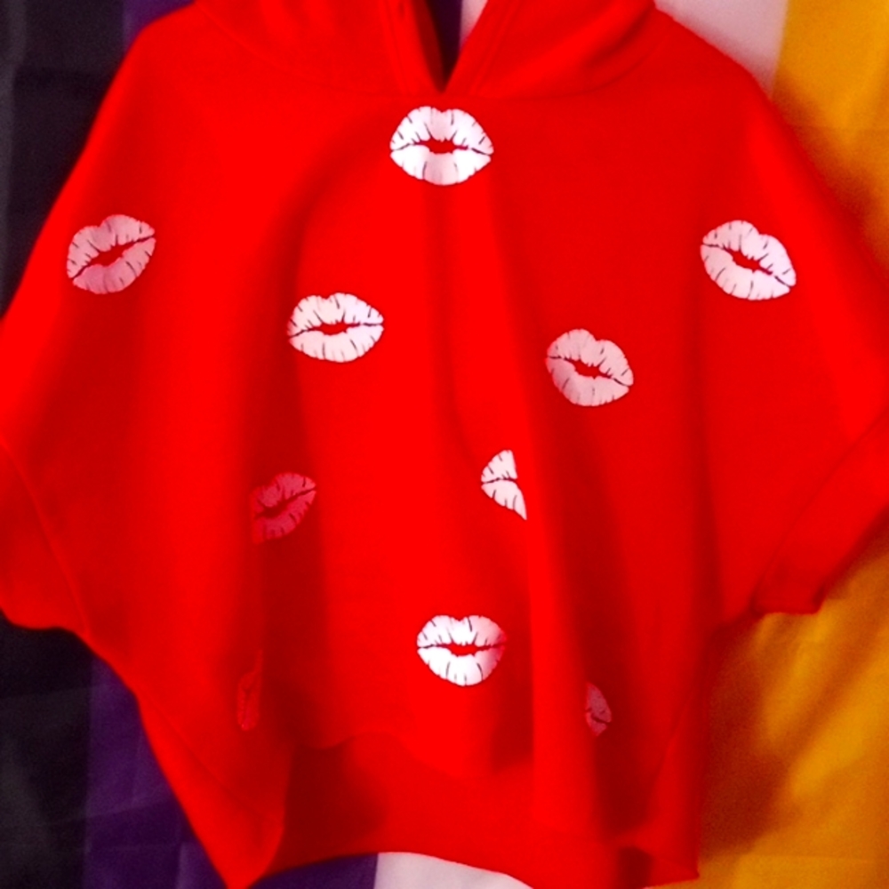 Short sleeve hoodie